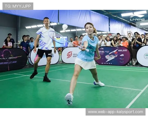 羽毛球传奇：连续救球如动作大片，燃爆你的运动激情