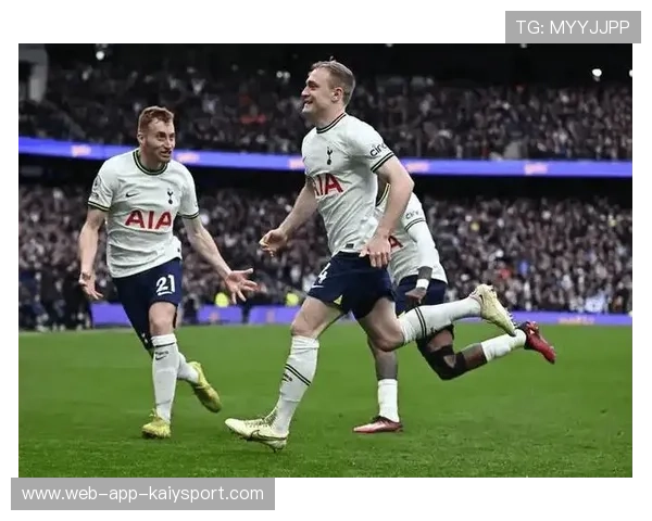 多重身份展示魅力！前热刺铁卫生涯之余积极尝试文艺生活，热刺新后卫